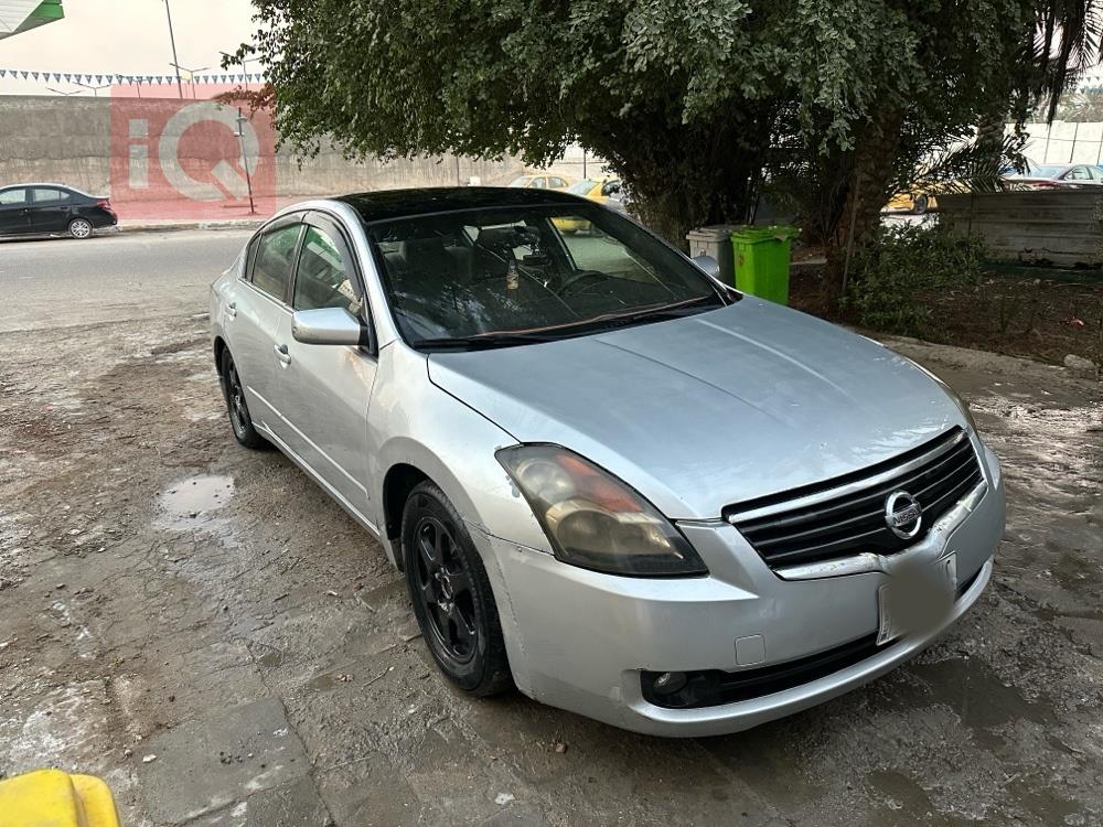 نيسان ألتيما